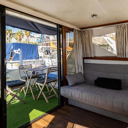 Spacious And Charming Boat In Port Forum 호텔 산트 아드리아 데 베소스 외부 사진